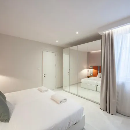 Designer & Seaviews Hot Tub, Sauna & Concierge Sliema