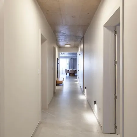 Designer & Seaviews Hot Tub, Sauna & Concierge * Sliema