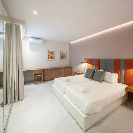 Designer & Seaviews Hot Tub, Sauna & Concierge Apartment Sliema