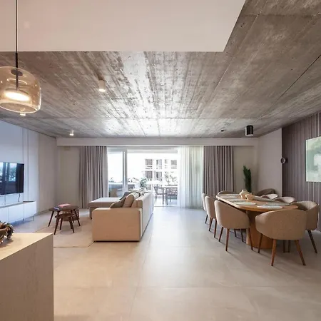 Apartment Designer & Seaviews Hot Tub, Sauna & Concierge *