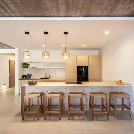 Designer & Seaviews Hot Tub, Sauna & Concierge * Sliema